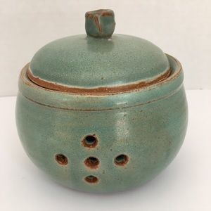 Ceramic Garlic Pot by Japanese Artist